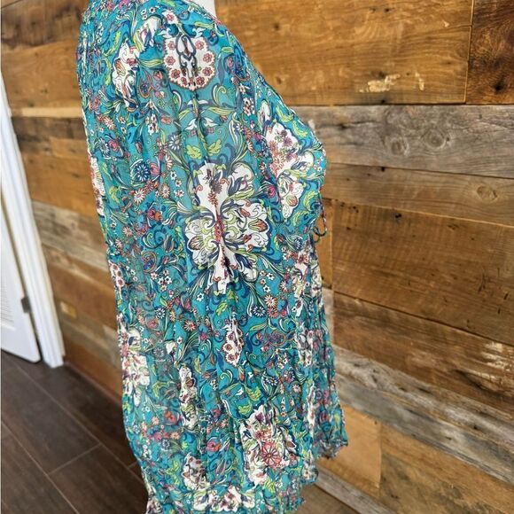 Bisou Bisou Floral Blouse in Teal - Picture 3 of 14